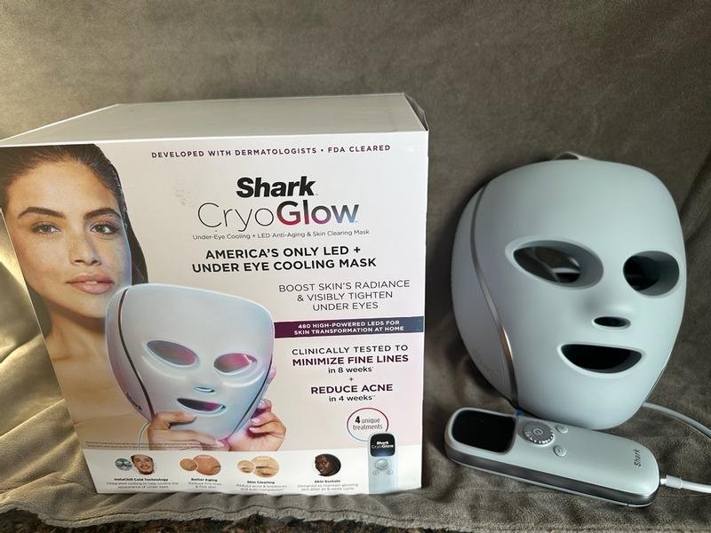 Shark CryoGlow LED light treatment close-up